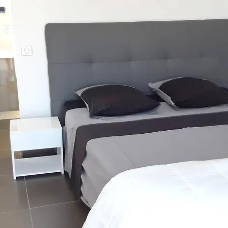 Villa Elegante A Porto-vecchio Avec Piscine Privee