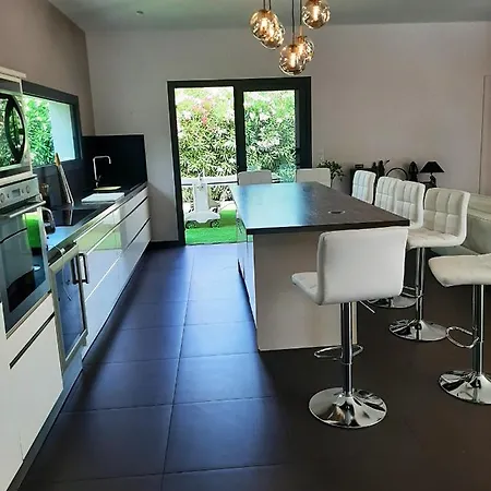 Villa Elegante A Porto-vecchio Avec Piscine Privee