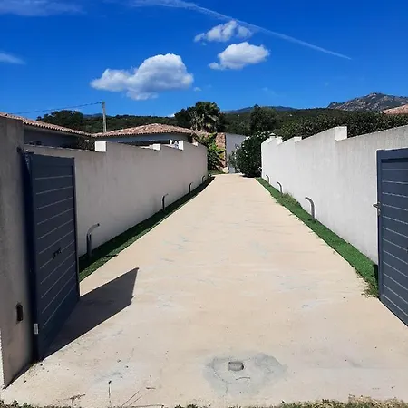 Elegante A Porto-vecchio Avec Piscine Privee *